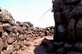 Orroli: il nuraghe Arrubiu: camminamenti