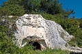 Osilo-Necropoli di tombe a prospetto architettonico di Ittiari: ingresso della tomba 2