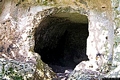 Osilo-Necropoli di tombe a prospetto architettonico di Ittiari: ingresso della tomba 5