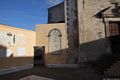 Ossi: il muro di laro all’ingresso della chiesa parrocchiale