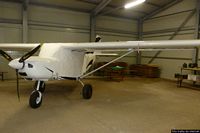 Aviosuperficie Aliquirra: un aereo in rimessa