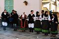 Pompu-Esibizione nel costume tradizionale di Pompu