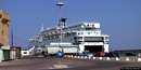 Porto Torres-Sbarco dai traghetti nel porto commerciale Porto Torres-Sbarco dai traghetti nel porto commerciale