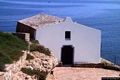 Porto Torres-Piccola chiesa di San Gavino a mare: facciata