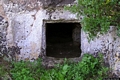 Porto Torres-Necropoli ipogeica di Ponte Secco: ingresso della Tomba II