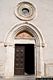 Sadali: chiesa parrocchiale di San Valentino Martire: il portale di ingresso sormontato dal rosone