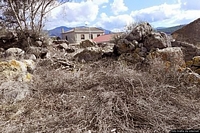 Santadi-Is Collus: resti del nuraghe complesso Is Collus
