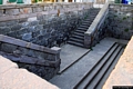 Sant’Antioco-La piazza Italia: scale di accesso alla fontana Romana di Sant’Antioco