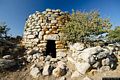 Santu Lussurgiu-resti del nuraghe complesso Elighe Onna: ingresso del mastio