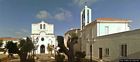 Sarroch: chiesa parrocchiale di Santa Vittoria Vergine e Martire: di fronte la chiesa veccia ed a destra la chiesa nuova