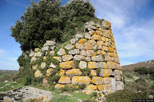 Scano di Montiferro-resti del nuraghe semplice Abbaudi