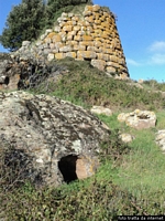 Scano di Montiferro-resti del nuraghe semplice Abbaudi