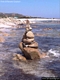 Siniscola-Berchida: monumenti realizzati con sassi levigati dal mare sulla spiaggia Siniscola-Berchida: monumenti realizzati con sassi levigati dal mare sulla spiaggia