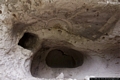 Sorradile-Necropoli di Sas Lozas: sculture all’interno della tomba II