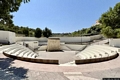 Sorso-Fontana della Billellera: l’ampio anfiteatro in cemento armato di dubbio gusto