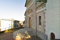 Teti-Chiesa parrocchiale di Santa Maria della Neve: il portale di ingresso