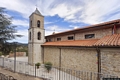 Teti-Chiesa parrocchiale di Santa Maria della Neve: la fiancata destra con il campanile