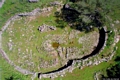 Teti-Abini: veduta dall’alto della fonte sacra