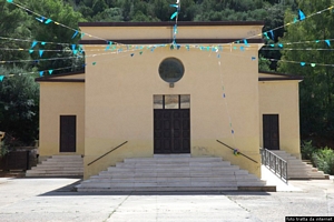 Teulada: chiesa parrocchiale di San Giovanni Battista: ingresso sulla via Tanca se su Vicariu