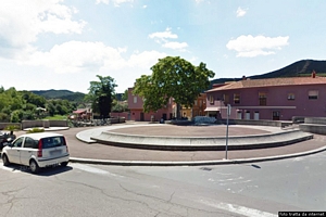 Teulada-La piazza Fontana nella quale si svolgono eventi e manifestazioni
