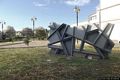 Tortolì-Su logu de S’Iscultura: l’opera Monumento ai Caduti sul lavoro di Igino Panzino collocata in via Monsignor Virgilio