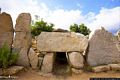 Triei-La tomba di giganti di Osono: il portello centrale architravato