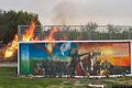 Uras: il murale rievocativo della battaglia del 1470 con sul retro il falò Uras: il murale rievocativo della battaglia del 1470 con sul retro il falò