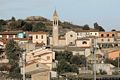 Usellus-La chiesa parrocchiale di San Bartolomeo Apostolo vista nel paese