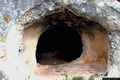 Usini-Necropoli di S’Elighe Entosu: ingresso della tomba VI
