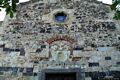 Zeddiani: chiesa parrocchiale di San Pietro Apostolo: particolare della facciata